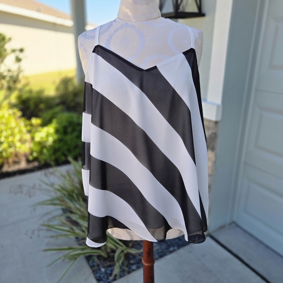 Torrid Sophie Swing Cami In Black And White Stripe, Size 0X - Picture 4 of 9